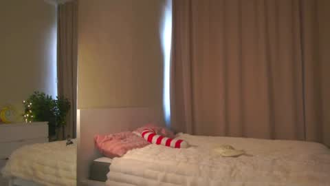 Moni Monica online show from 04.05.26