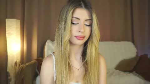 Snapshot of holayoula chatting on 07.01.26 Moni Monica online show from 07.01.26