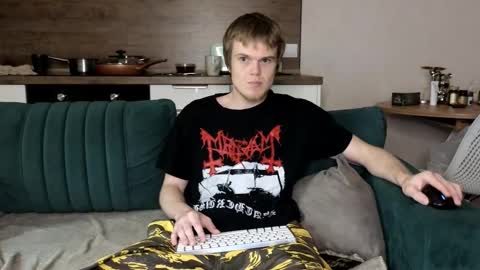 Snapshot of holdonbitch chatting on 09.17.25 Misha and Stacy online show from 09.17.25