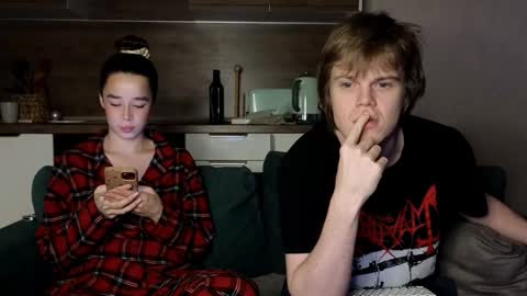 Snapshot of holdonbitch chatting on 12.01.25 Misha and Stacy online show from 12.01.25