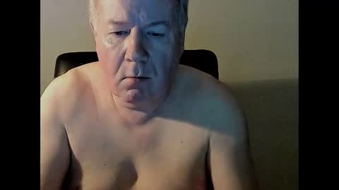 Snapshot of holgerhb53 chatting on 02.10.25 Holger online show from 02.10.25