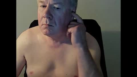 Snapshot of holgerhb53 chatting on 02.13.25 Holger online show from 02.13.25