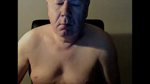 Snapshot of holgerhb53 chatting on 02.14.25 Holger online show from 02.14.25