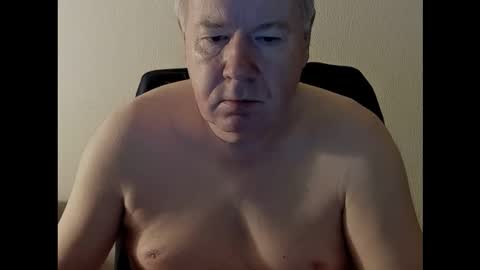 Snapshot of holgerhb53 chatting on 09.13.25 Holger online show from 09.13.25