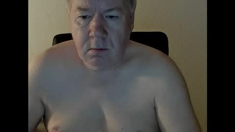 Snapshot of holgerhb53 chatting on 09.16.25 Holger online show from 09.16.25