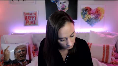 Holi Hurricane online show from 04.15.26