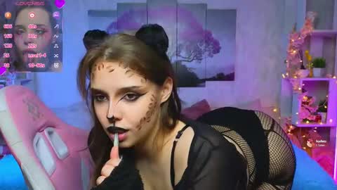 Lux online show from 03.08.25