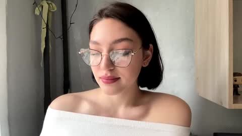 Snapshot of hollisguerrette chatting on 04.09.26 Sofia online show from 04.09.26