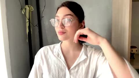 Snapshot of hollisguerrette chatting on 04.11.26 Sofia online show from 04.11.26