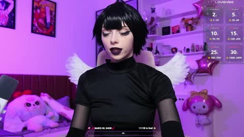 Snapshot of holliwould_ chatting on 04.26.26 Holli online show from 04.26.26