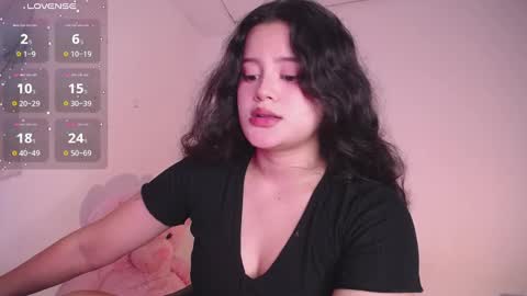 holly_16 online show from 01.05.25