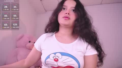 holly_16 online show from 02.06.25