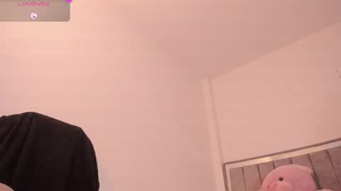 holly_16 online show from 05.15.26