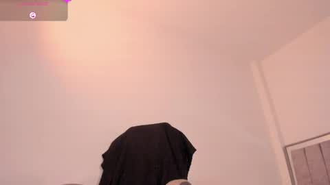 holly_16 online show from 05.19.26