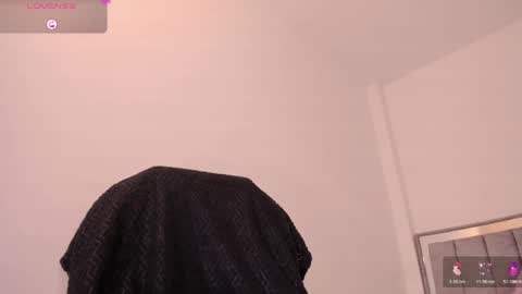 holly_16 online show from 05.23.26