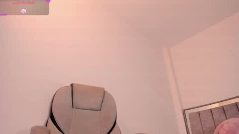 holly_16 online show from 06.05.26