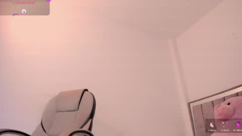 holly_16 online show from 06.25.26