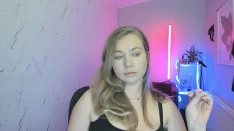 Holly online show from 10.22.25