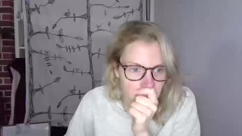 holly_bourbon online show from 10.20.25