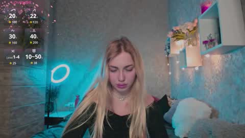 holly_molly8 online show from 11.13.25