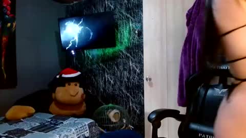 holly_thomsonx69 online show from 12.30.24