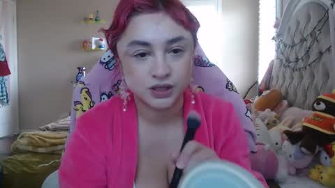 Holly Kitty online show from 03.11.25