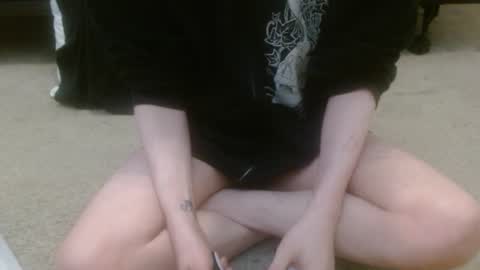 Holly Hawkes online show from 11.13.25