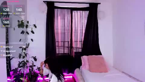 Holly Hudson     online show from 06.29.26