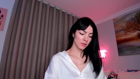 Holly Linder online show from 02.23.25