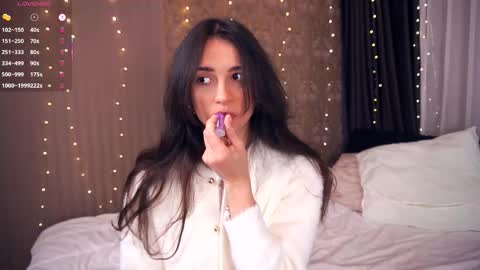 Snapshot of hollymonica chatting on 01.18.26 Delly online show from 01.18.26