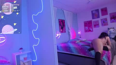 hollypeach_ online show from 01.11.26