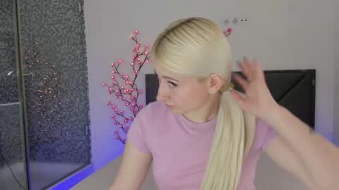 HollyTaillor online show from 03.15.26