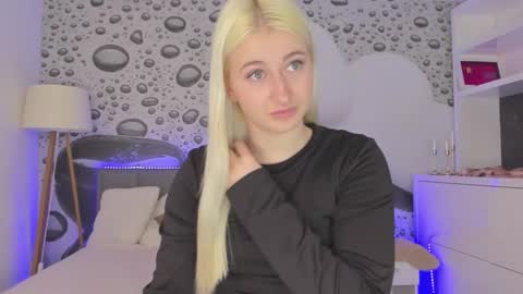 HollyTaillor online show from 03.28.26