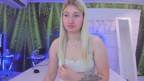 HollyTaillor online show from 07.05.26