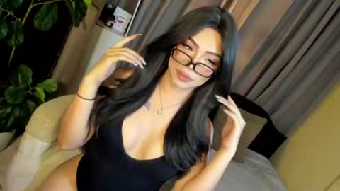 Snapshot of hollywood_kaily chatting on 07.31.26 KAILY online show from 07.31.26