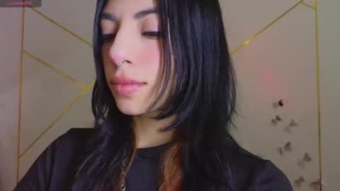 holly online show from 11.05.25