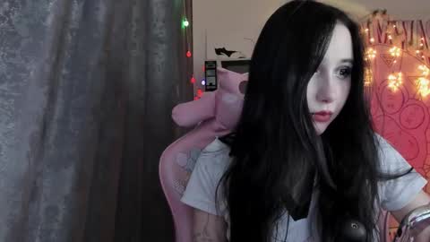 Snapshot of holy420loly chatting on 03.12.25 Ho Lee Sheet online show from 03.12.25