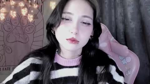 Snapshot of holy420loly chatting on 10.11.25 Ho Lee Sheet online show from 10.11.25