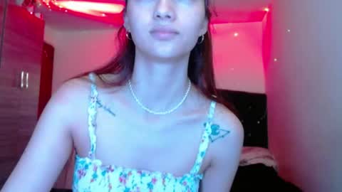 Snapshot of holy_julii chatting on 06.09.26 holy_julii online show from 06.09.26
