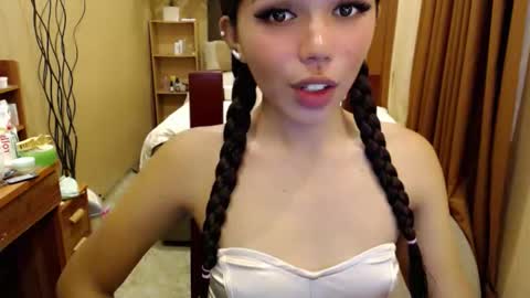 holy_molly1 online show from 05.20.26