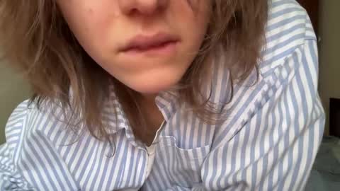 Snapshot of holydori chatting on 02.25.25 dori not holy get my tg channel with link from description under last photo online show from 02.25.25