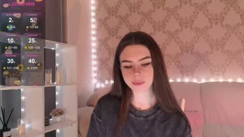 Mia online show from 12.18.25