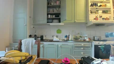 Snapshot of hombresalvatge chatting on 07.17.26 Jaig online show from 07.17.26