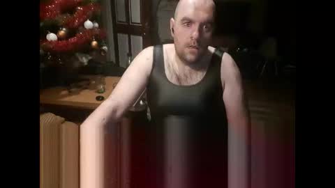 Snapshot of homojeans chatting on 12.28.24 Thomass online show from 12.28.24