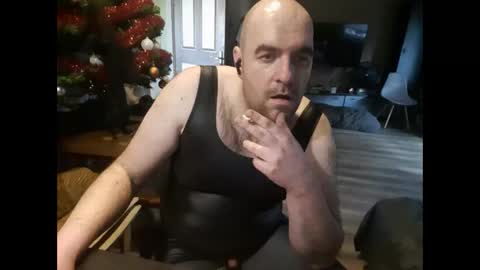 Snapshot of homojeans chatting on 12.28.24 Thomass online show from 12.28.24