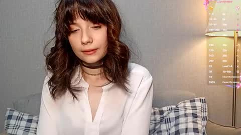 Snapshot of honeey_beee chatting on 12.16.25 May online show from 12.16.25