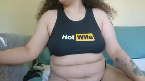 Snapshot of honeeyyy_pot chatting on 05.20.26 Honey online show from 05.20.26