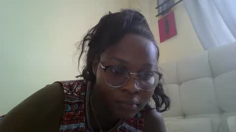 Snapshot of honevey chatting on 04.03.26 Honevey online show from 04.03.26