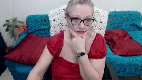 Snapshot of honey_lady_ chatting on 02.15.25 Honey Lady online show from 02.15.25
