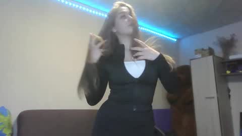 Snapshot of honey_lolaaa chatting on 10.22.25 honey_lolaaa online show from 10.22.25